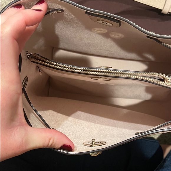 Elegant Cream Kate Spade Bucket Bag - Picture 2 of 2